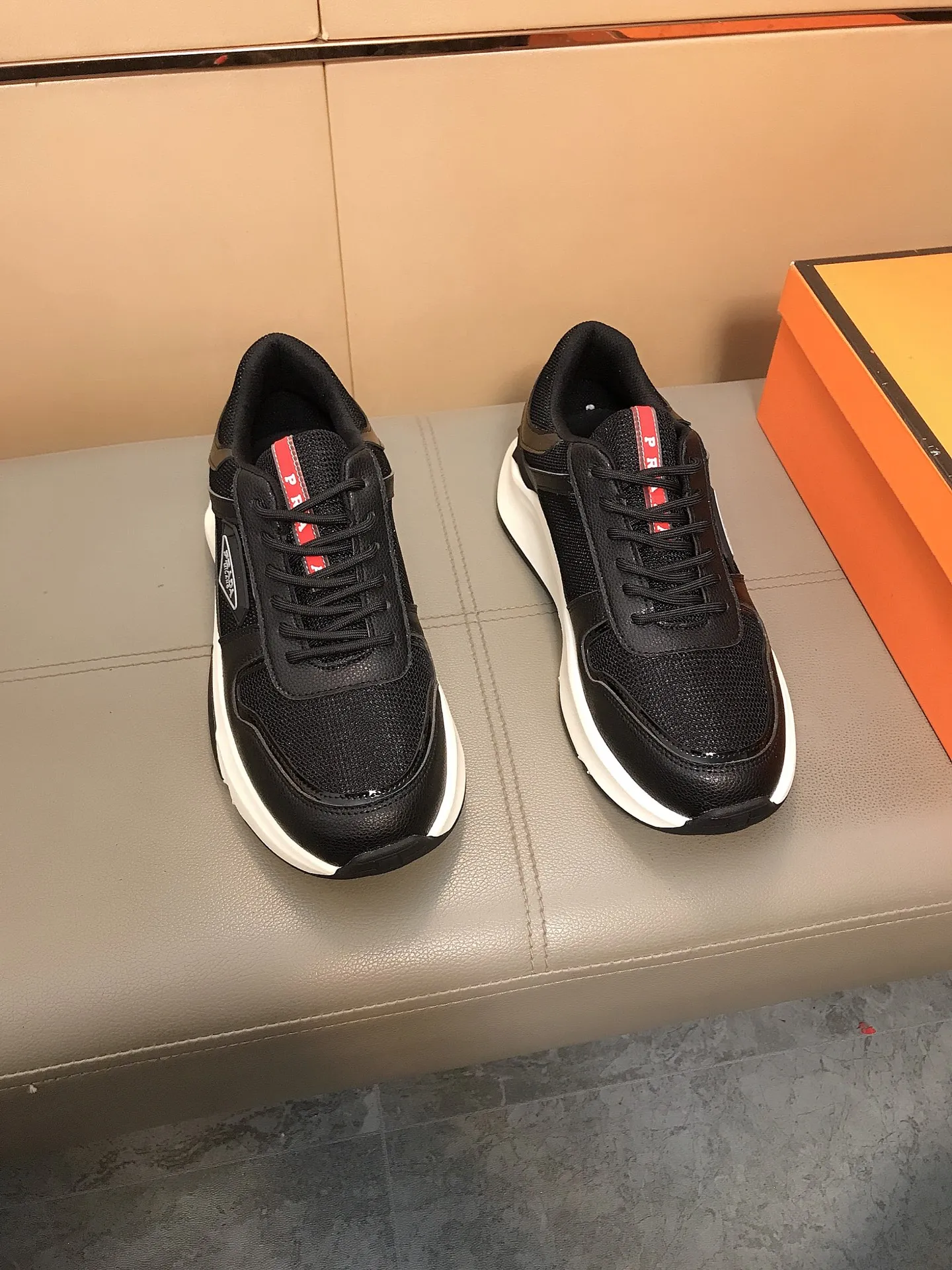 Ex-factory price 442 💎💎🆕Prada's latest casual and fashionable men's shoes👟hot style💥simple and elegant style, exclusive for trendy men. Unique latest brand elements👑, fashionable and generous, imported cowhide stitching and breathable fabrics, comfortable lining + sheepskin feet, super comfortable and wear-resistant outsole, classic model taken in kind, size: 38-44